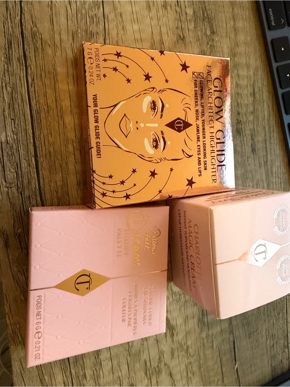 Charlotte Tilbury Peach & Gold Glow Highlighter Trio